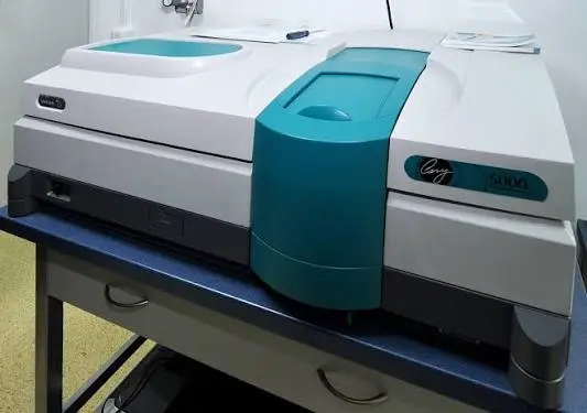 اسپکتروفتومتر UV-Vis-NIR Cary 5000