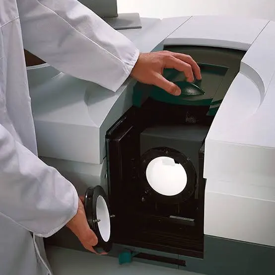 اسپکتروفتومتر UV-Vis-NIR Cary 5000